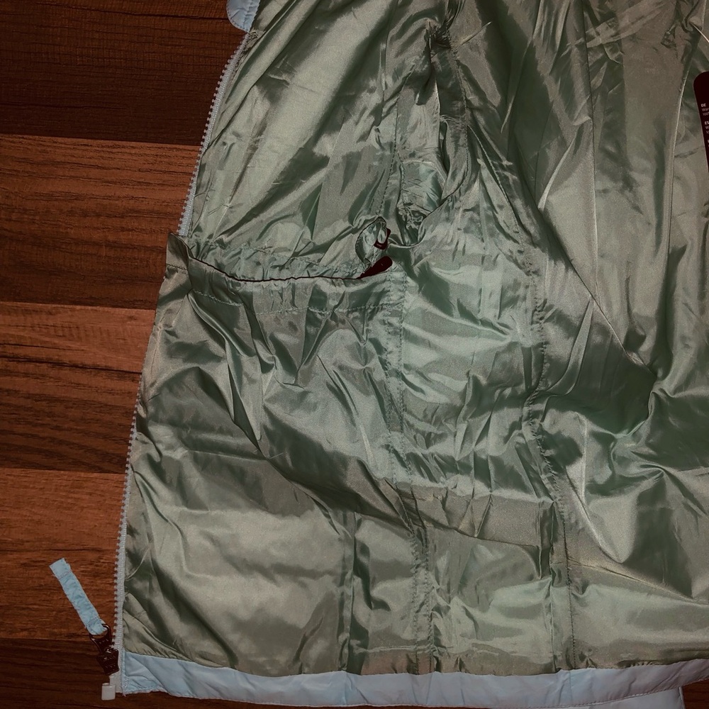 NWT Girls Lands End Primaloft Down Alternative Thermoplume Jacket. - Picture 6 of 7